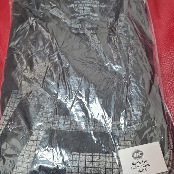 NWT UFC ULTIMATE FIGHTING CHAMPIONSHIP DOUBLE SIDED T-SHIRT BLACK LARGE - Picture 2 of 6